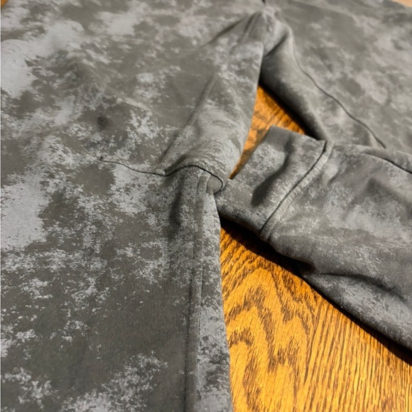 Lululemon🍋Gray and Black Patterned Pants - Picture 3 of 12